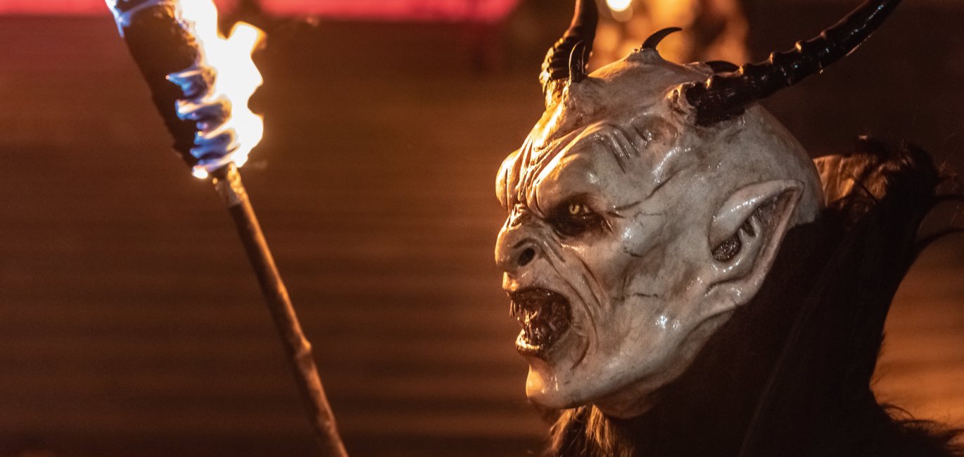 Krampus Feuer & Flammen © Freepik