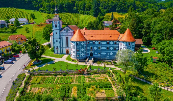 Das wunderschöne Kloster Olimje © dudlajzov - stock.adobe.com