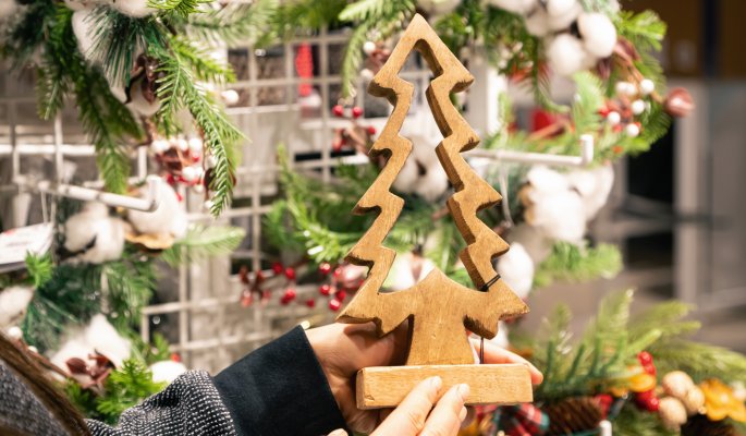 Weihnachtsmarkt Holz Weihnachtsbaum © Freepik